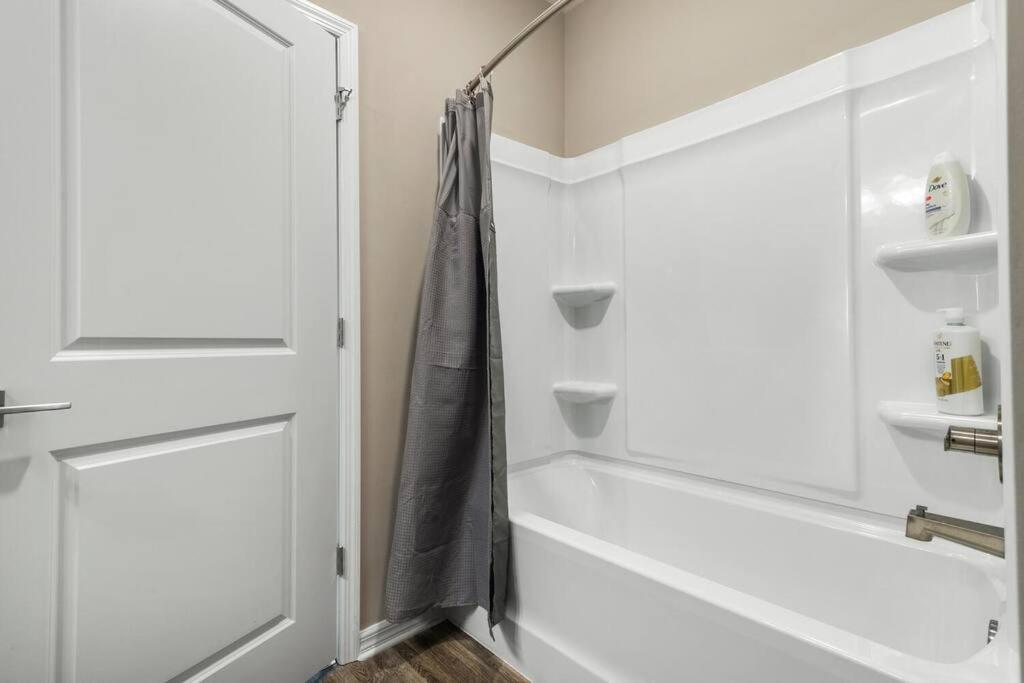 Elegant 2 Bed/2 Bath Apartment In Melbourne Fl ภายนอก รูปภาพ