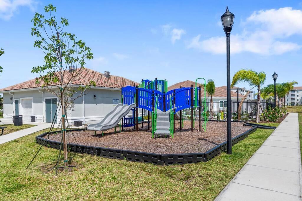 Elegant 2 Bed/2 Bath Apartment In Melbourne Fl ภายนอก รูปภาพ